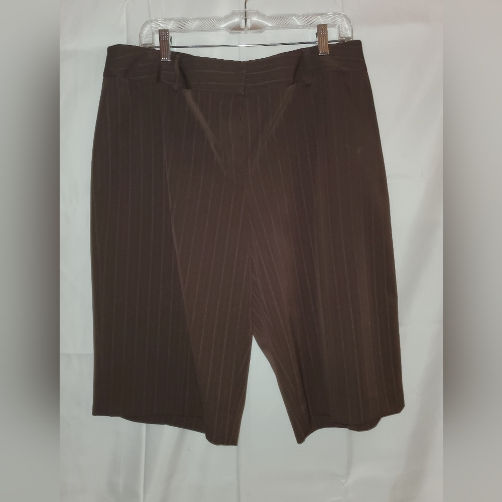 Apt.9 brown pinstriped shorts Bermuda length size 16